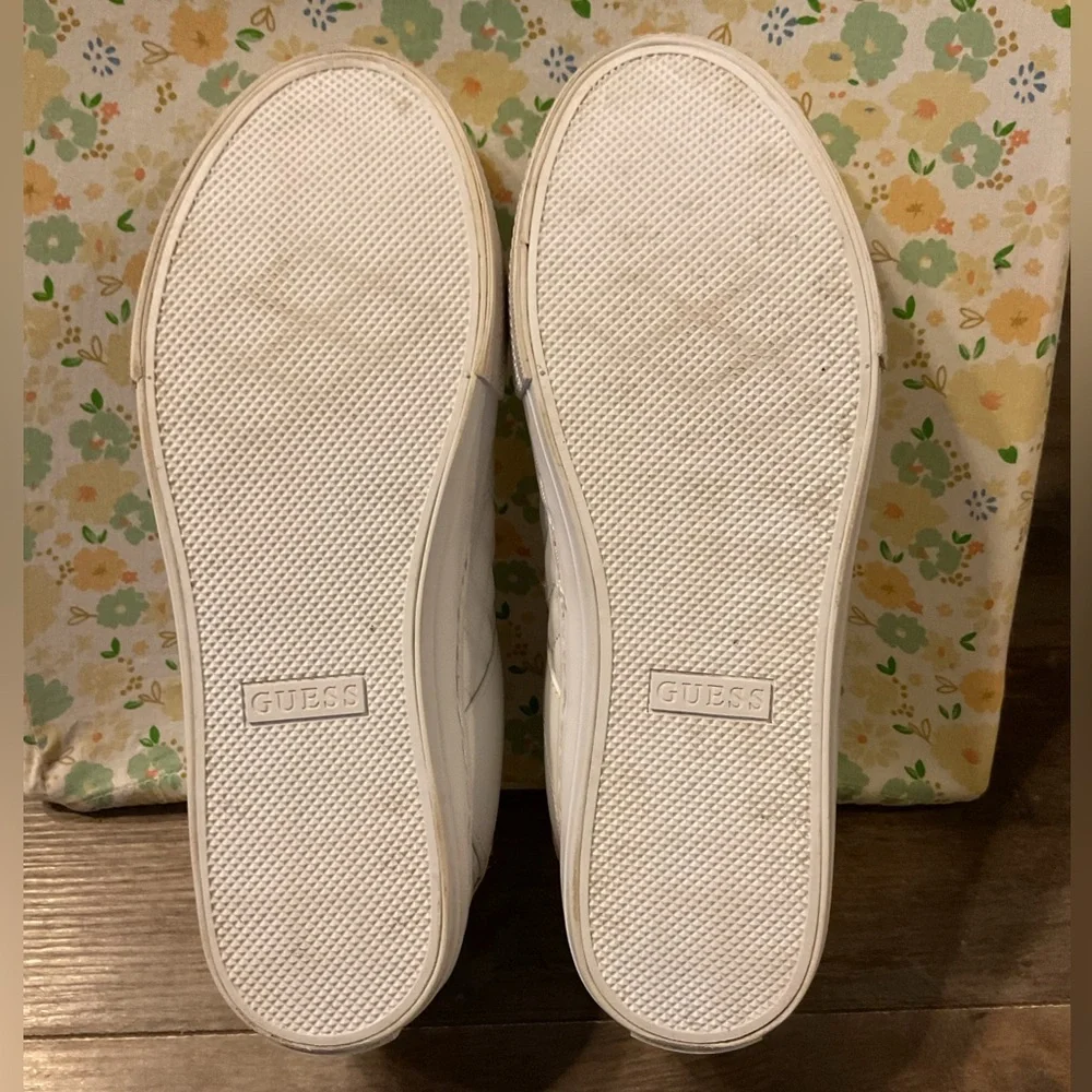 Women’s low top shoes guess shoes! - Picture 7 of 11